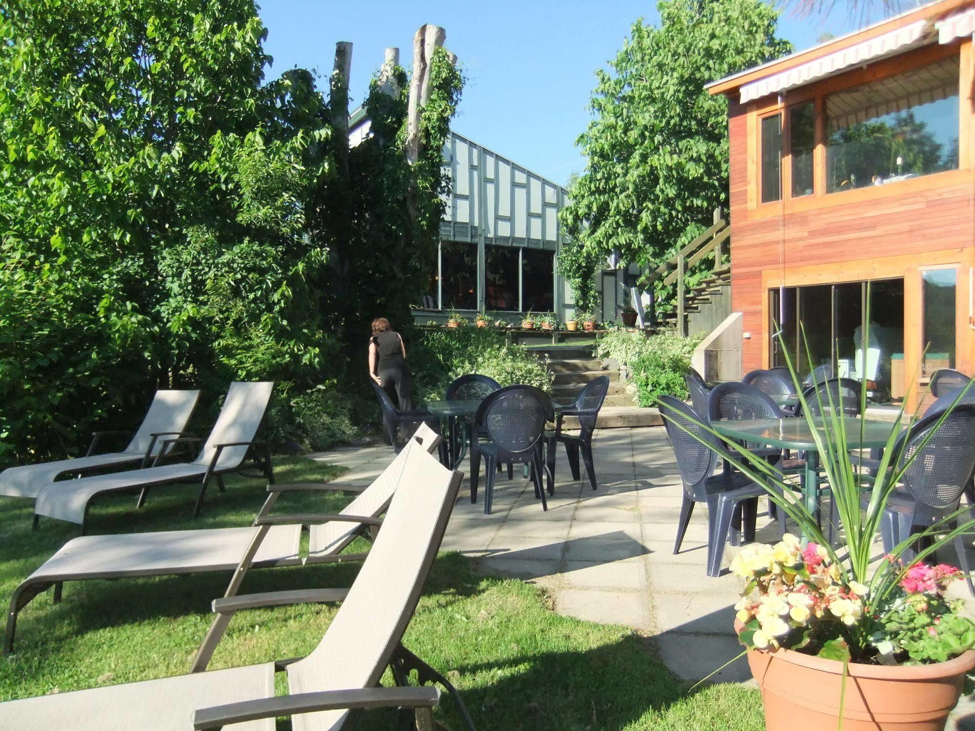 Auberge Saint-Mathieu Inn 3*